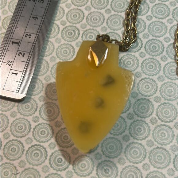 Gold and Cream Pendant Necklace - Picture 4 of 4